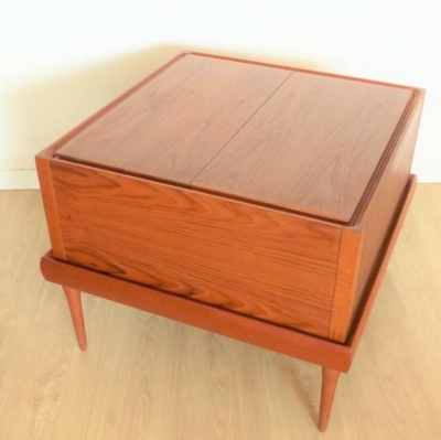 Unidad de almacenamiento para montar sobre mesa, de H. W. Klein para Bramin Møbler, 1950 - 1959