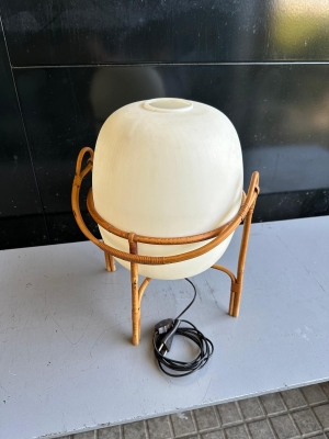 Lámpara de mesa, cesta, diseño de Miguel Mila, años 60