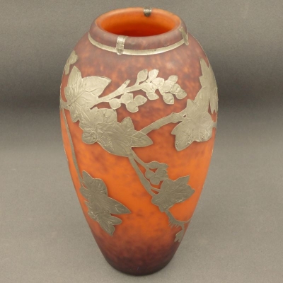 Jarrón de pâte de verre art nouveau con decoración de metal, 1900-1920