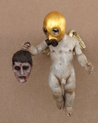 Escultura ángel contemporáneo con cabeza decapitada San Juan Bautista Óscar Salmerón