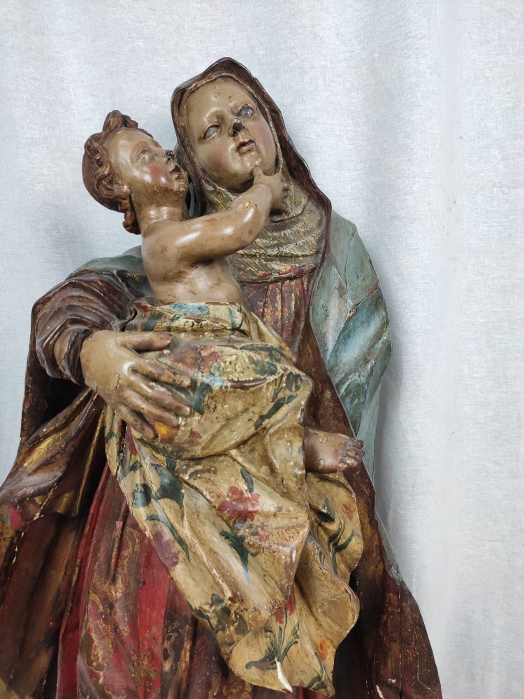 Virgen con el Niño en madera tallada, policromada y estofada, escuela española, probablemente siglo XVIII