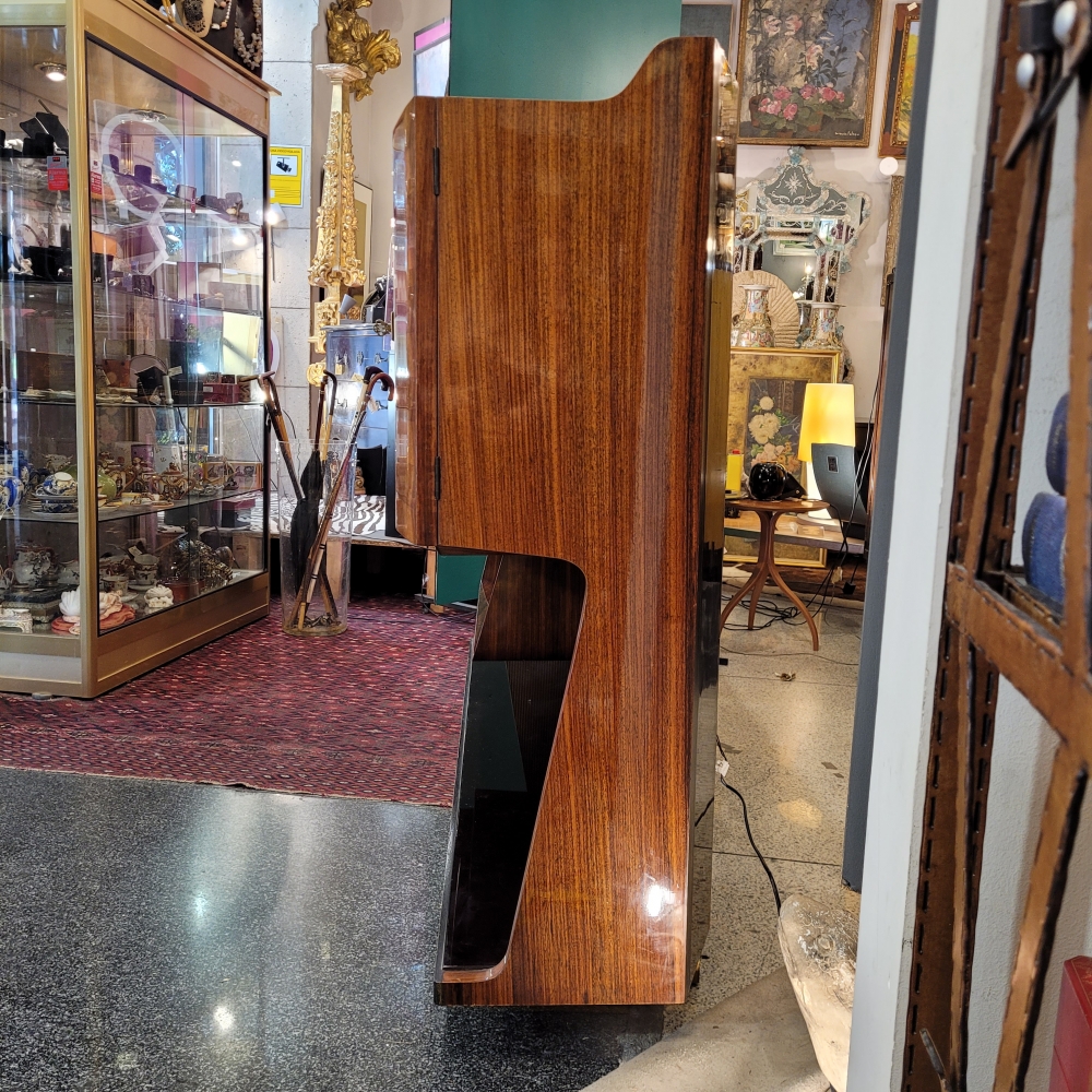 Mueble bar / aparador de palosanto, Vittorio Dassi para la Permanente Mobili di Cantù, Mid-century, Italia, años 50