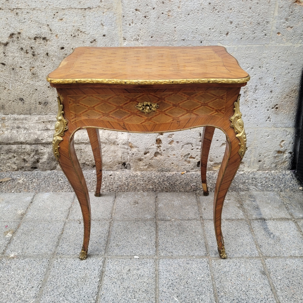Tocador / Coiffeuse, marquetería de madera y ormolú, Napoleón III, Francia, siglo XIX