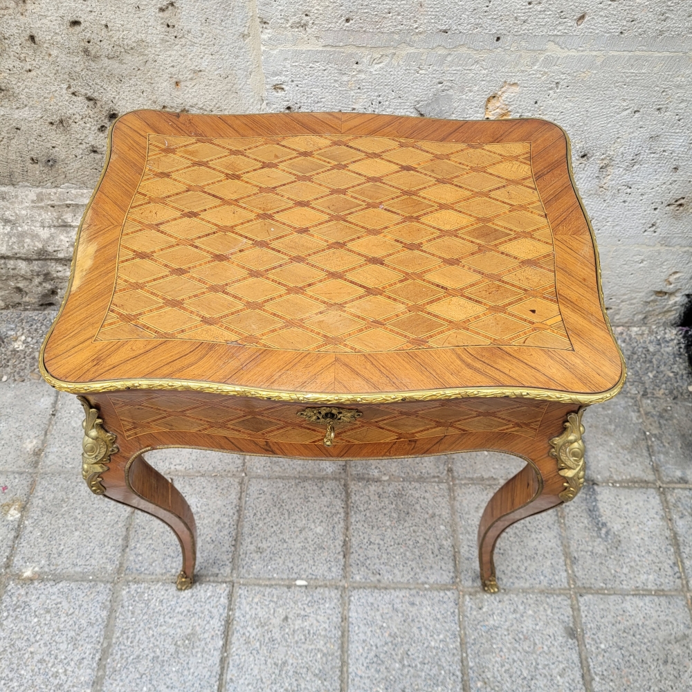 Tocador / Coiffeuse, marquetería de madera y ormolú, Napoleón III, Francia, siglo XIX