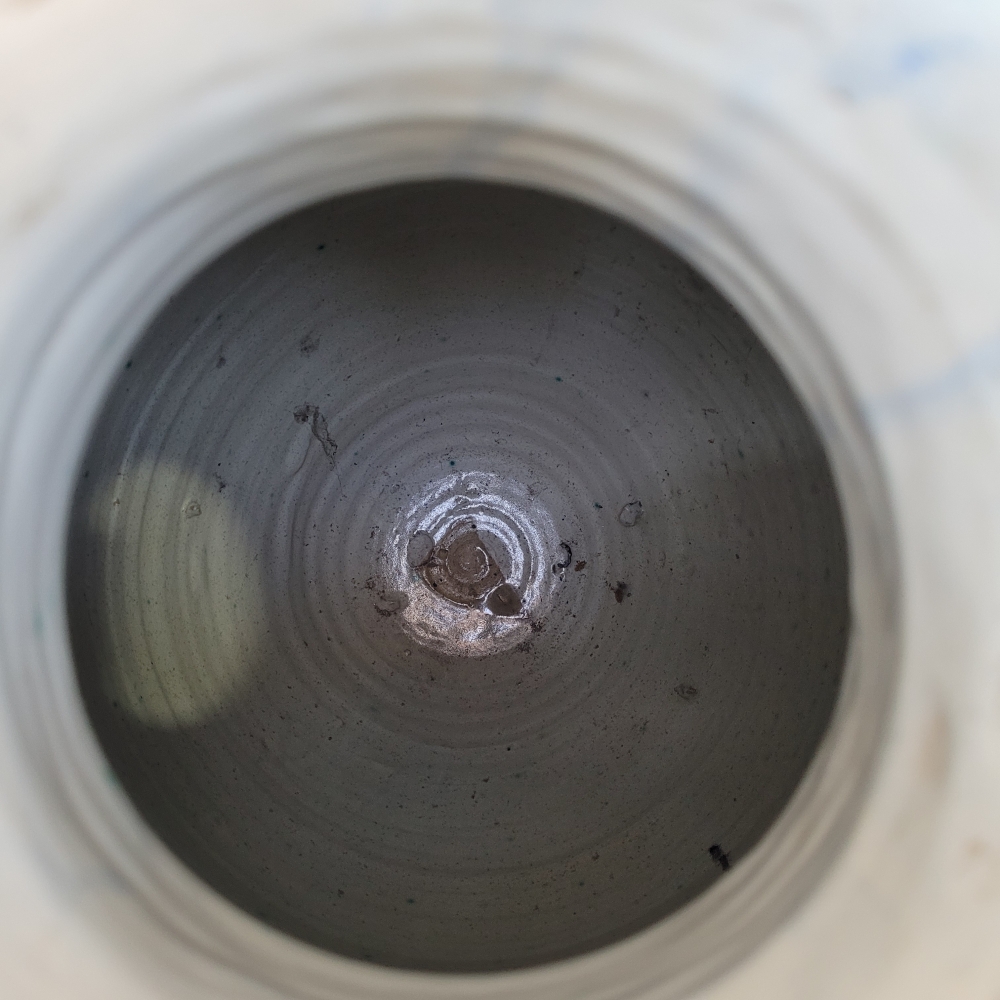 Jarrón con filigrana, cerámica, cuero, esmalte y metal, Safí, Marruecos, siglo XIX