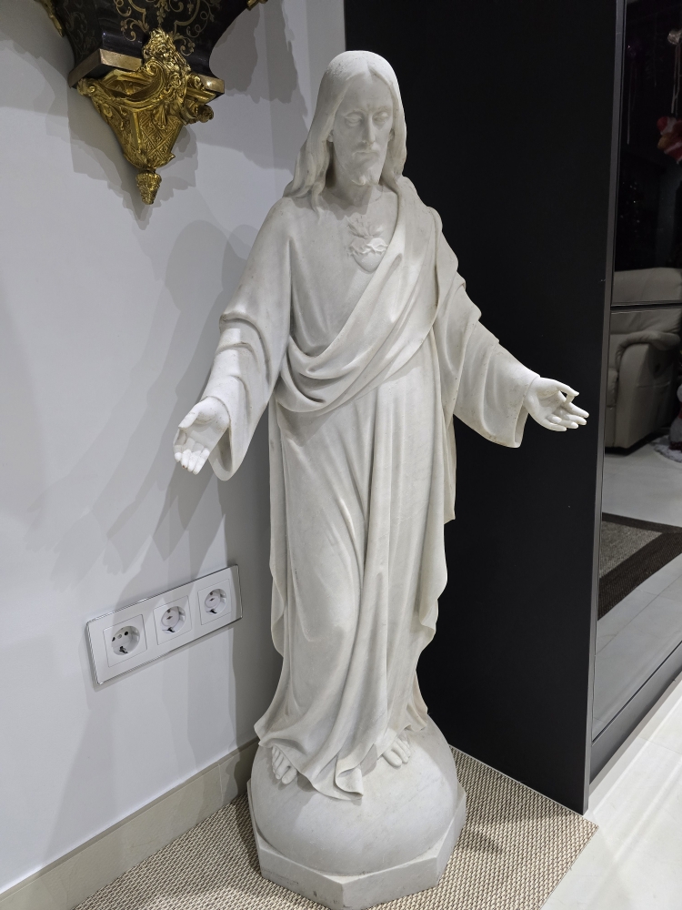 Escultura italiana de mármol blanco del siglo XIX del Sagrado Corazón de Jesús
