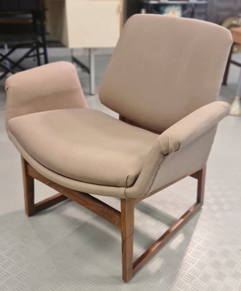  Butaca 451 Arflex, edición de los años 60, de Illum Wiikkelsø