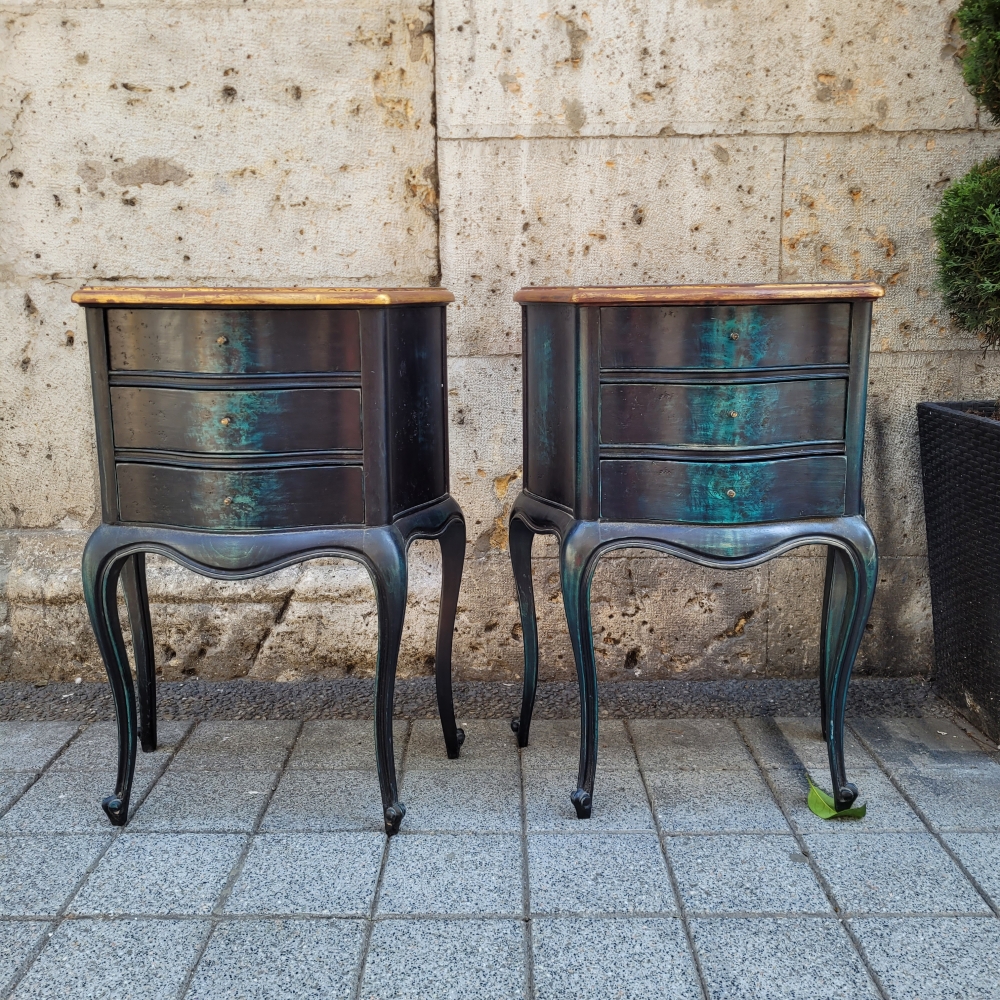 Pareja de cómodas galveadas, madera ebonizada, Francia, siglo XX