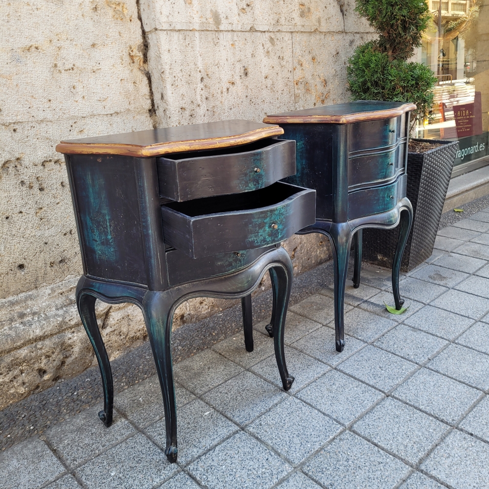 Pareja de cómodas galveadas, madera ebonizada, Francia, siglo XX