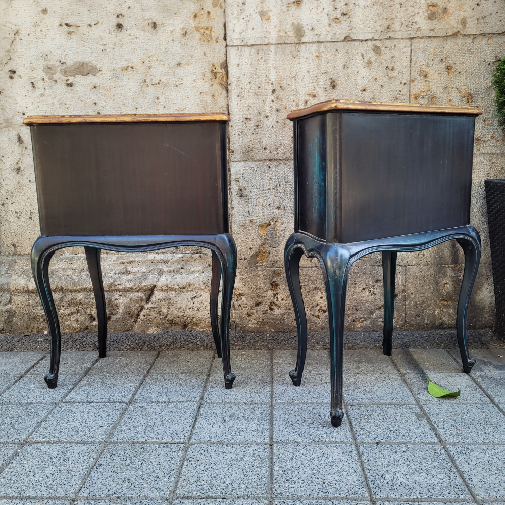 Pareja de cómodas galveadas, madera ebonizada, Francia, siglo XX