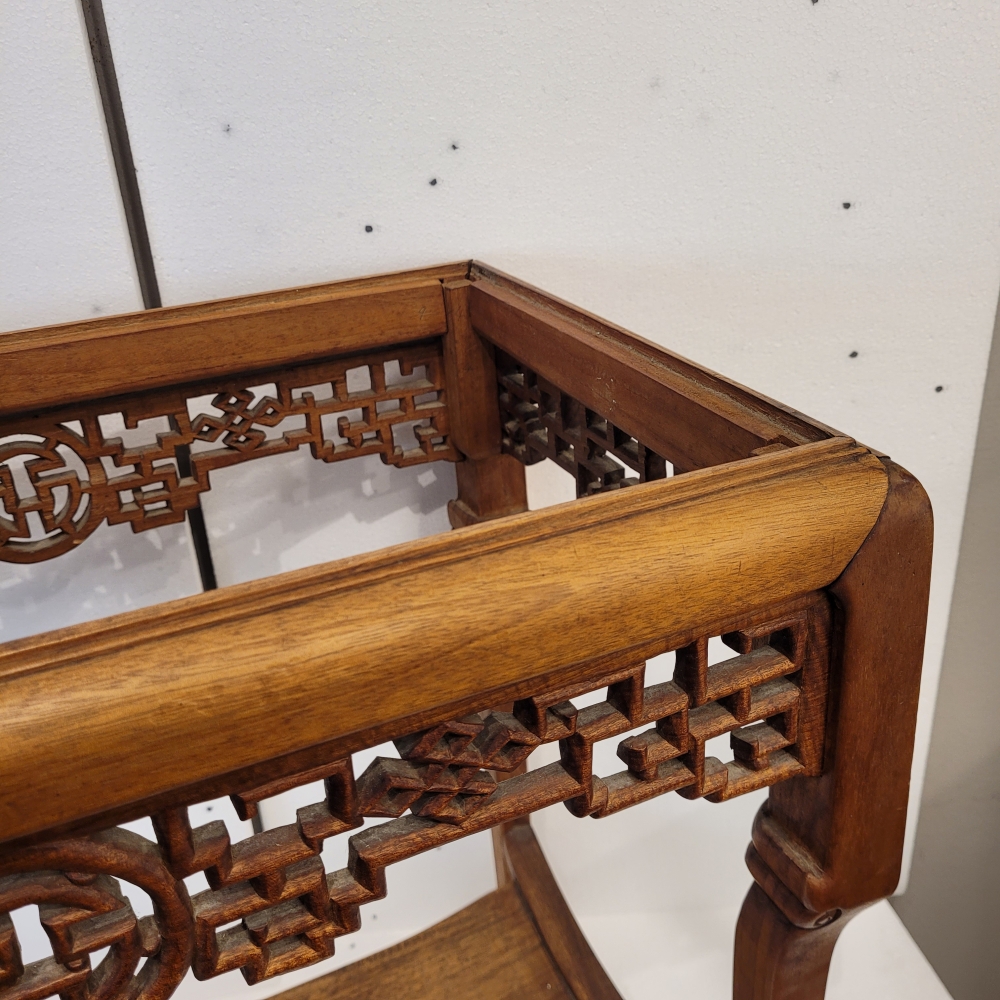Cofre / baúl, madera de olmo tallada, dinastía Qing, Indochina, circa 1900