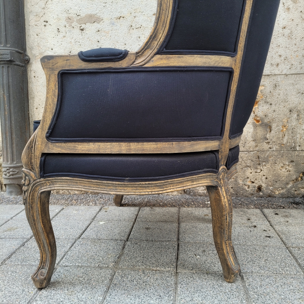 Silla de carruaje o de capota, estilo Luis XV, madera lavada, tapizado de hilo, Francia, siglo XXI