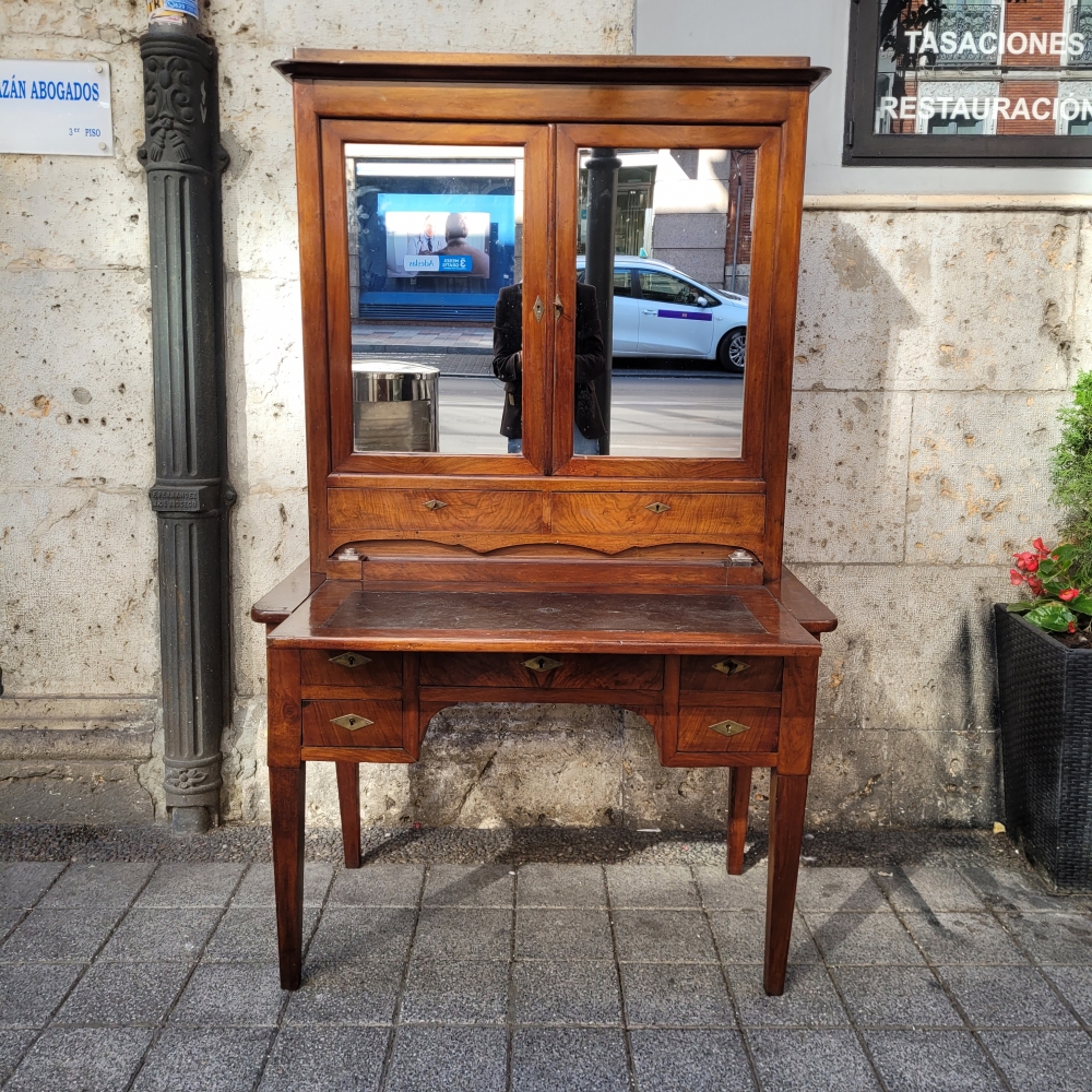 Bureau / Escritorio Bonheur du jour, caoba y cuero, Directorio, Francia, principios del siglo XIX