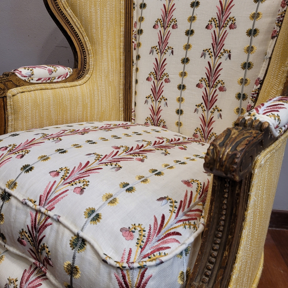 Sillón corbeille en madera, tapizado Pierre Frey, Luis XVI, Francia, circa 1820