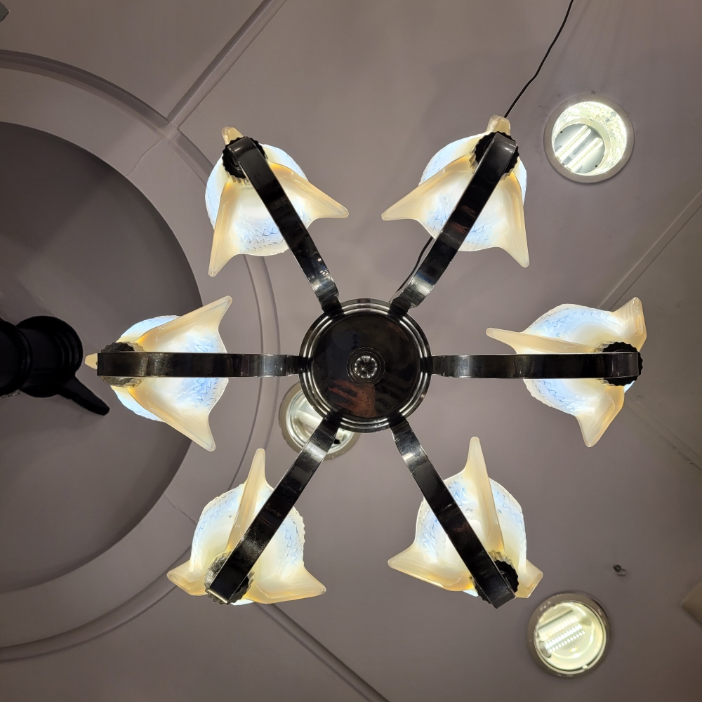 Lámpara de techo / Chandelier Atelier Petitot París, vidrio y metal niquelado, art déco, Francia, años 30