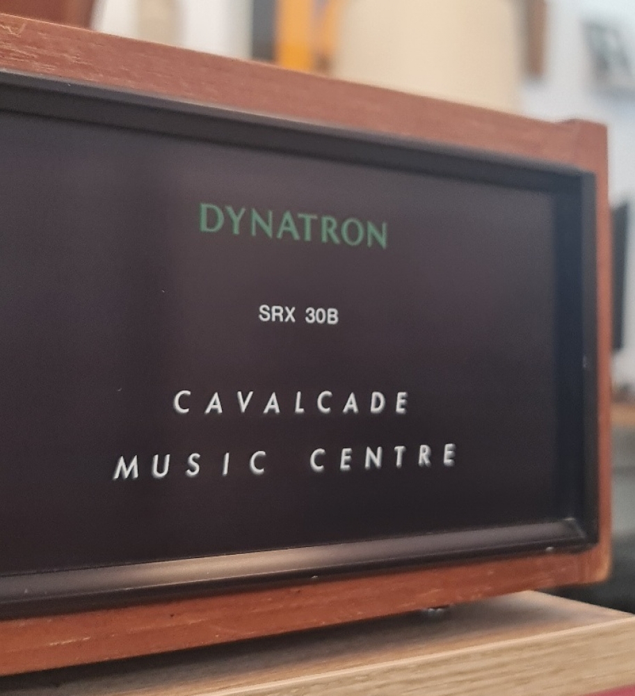Equipo de música Dynatron Cavalcade SRX30B con tocadiscos Goldring, Reino Unido, años 70