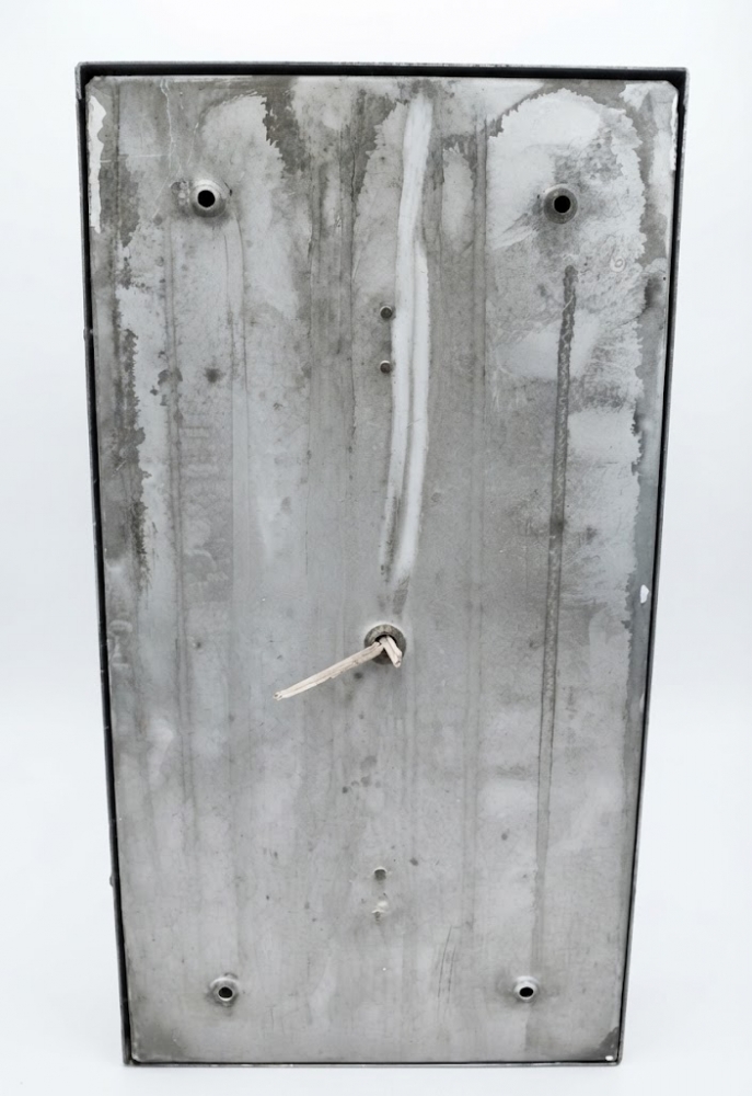 Tres apliques de pared de dos luces en metal cromado, hacia 1970
