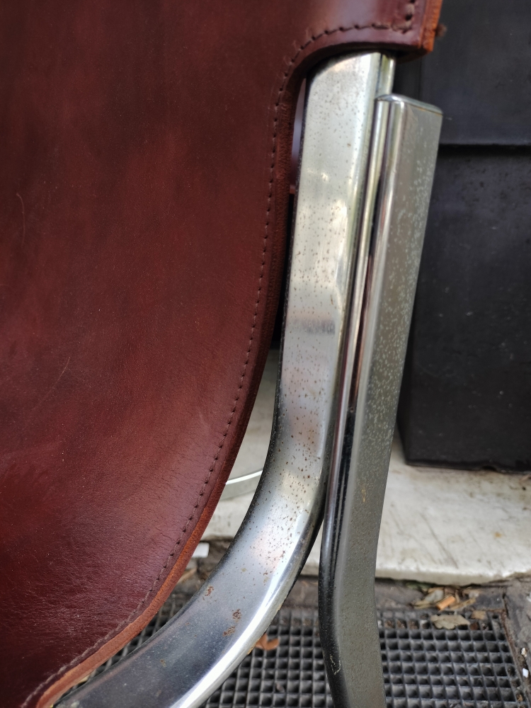 Conjunto de seis sillas voladizas de comedor, diseño de Willy Rizzo para Cidue, acero cromado y cuero, Italia, circa 1970