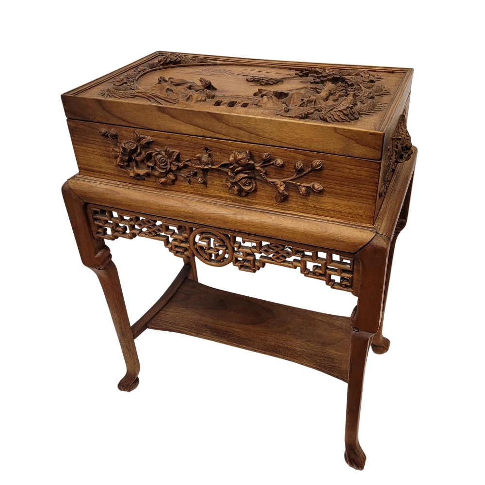 Cofre / baúl, madera de olmo tallada, dinastía Qing, Indochina, circa 1900