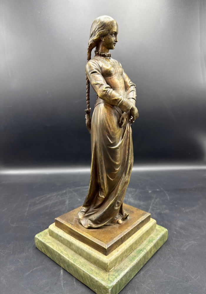  Escultura francesa de Joven en bronce, firmada P. Duboy