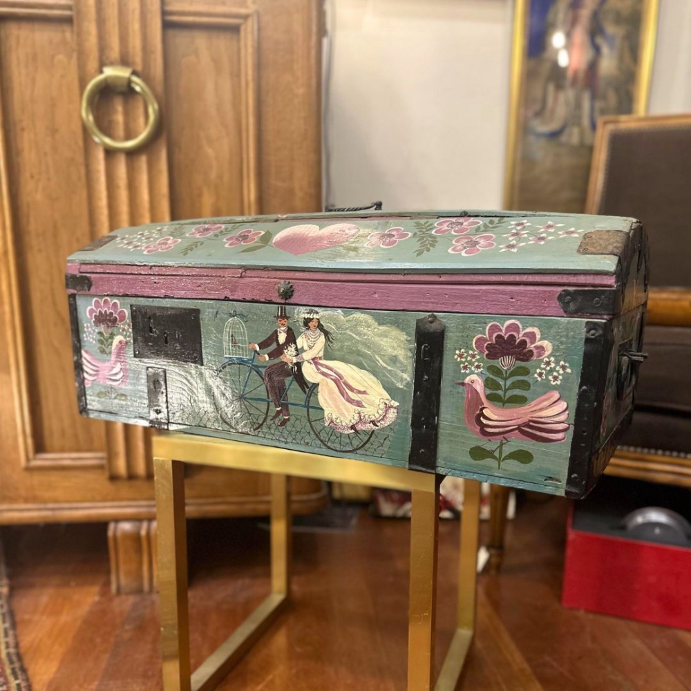 Cofre de mariage, provenzal, madera policromada y forja, Francia, años 30