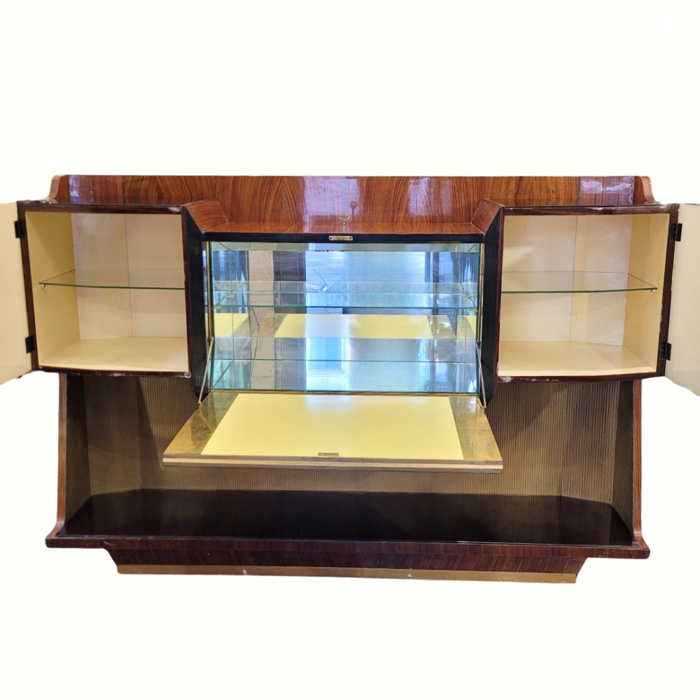 Mueble bar / aparador de palosanto, Vittorio Dassi para la Permanente Mobili di Cantù, Mid-century, Italia, años 50