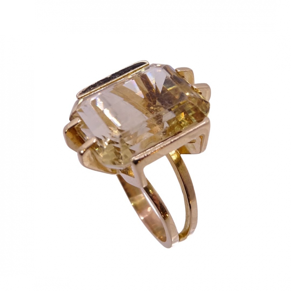 Sortija / Anillo art déco con gran cuarzo citrino, talla esmeralda, oro 18k, años 40
