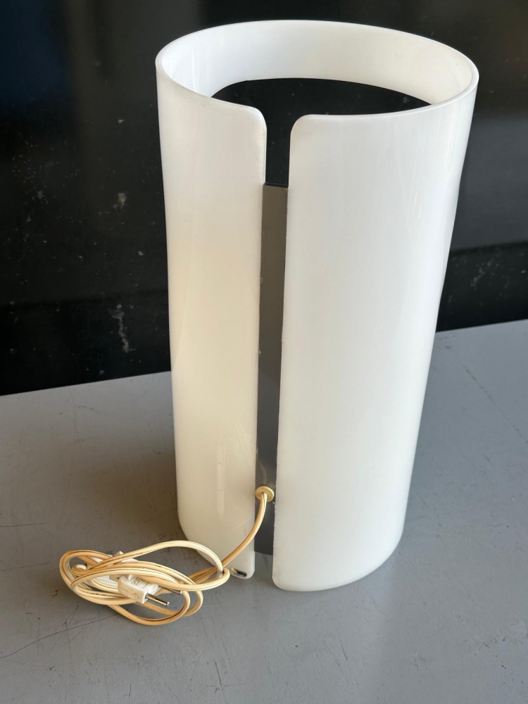 Lámpara de sobremesa Tramo, Cilindro, diseño de Joan Antoni Blanc, 1967