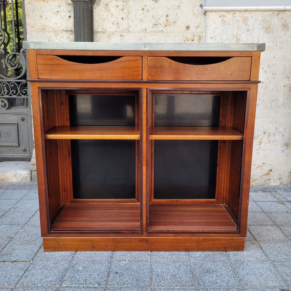 Mueble bar “Bistrot de París”, madera de cerezo, zinc y latón dorado, Roche Bobois, Francia, años 80