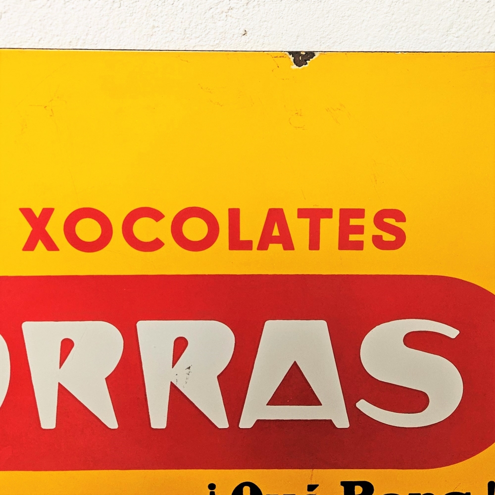 Chapa esmaltada de doble cara de Chocolates Torras, 1950 - 1959