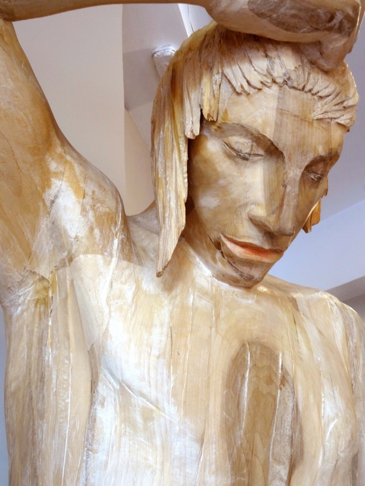 Francisco Leiro, escultura contemporánea, madera policromada, hombre de pie, 2004