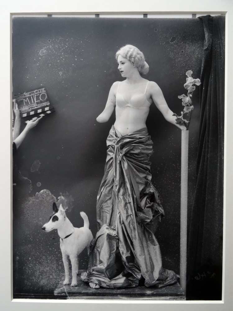 Joel-Peter Witkin, fotografía contemporánea, mujer con perro, 2003