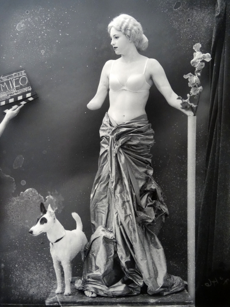Joel-Peter Witkin, fotografía contemporánea, mujer con perro, 2003