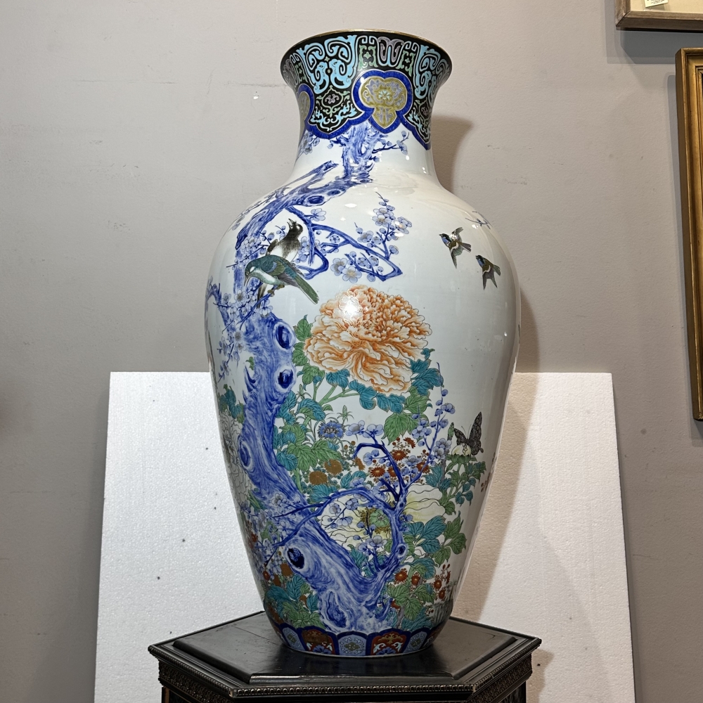 Jarrón de porcelana de Imari, Kachō fūgetsu, Periodo Meiji, Japón, circa 1880