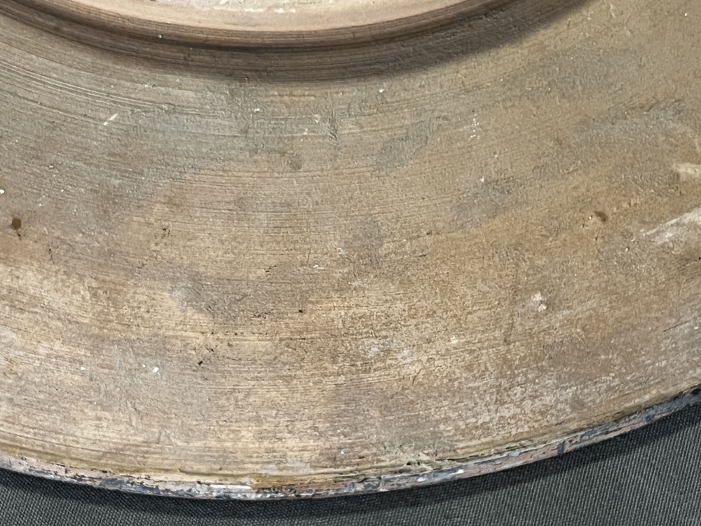Plato de terracota pintado, art nouveau, sin firmar