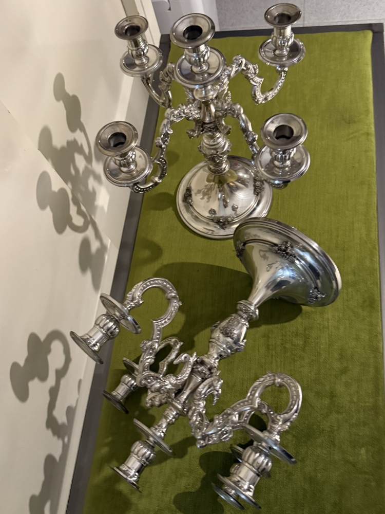 Pareja de candelabros de cinco luces en plata de ley 925