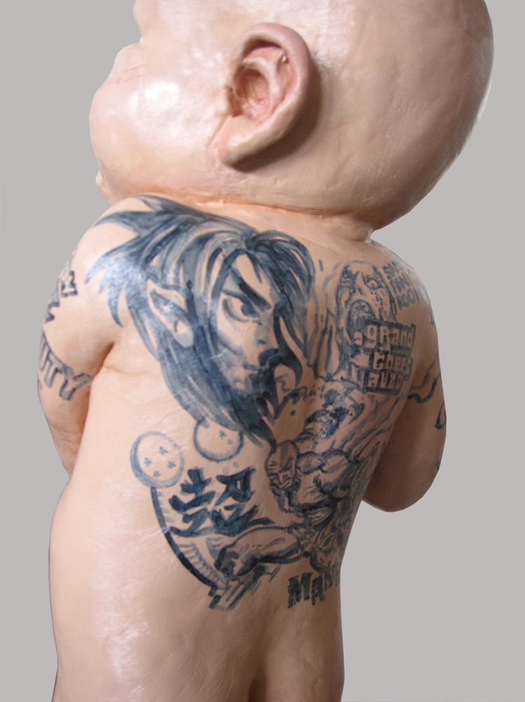 Javier Aguilera, escultura figurativa contemporánea, manga, niño video juegos, 2006
