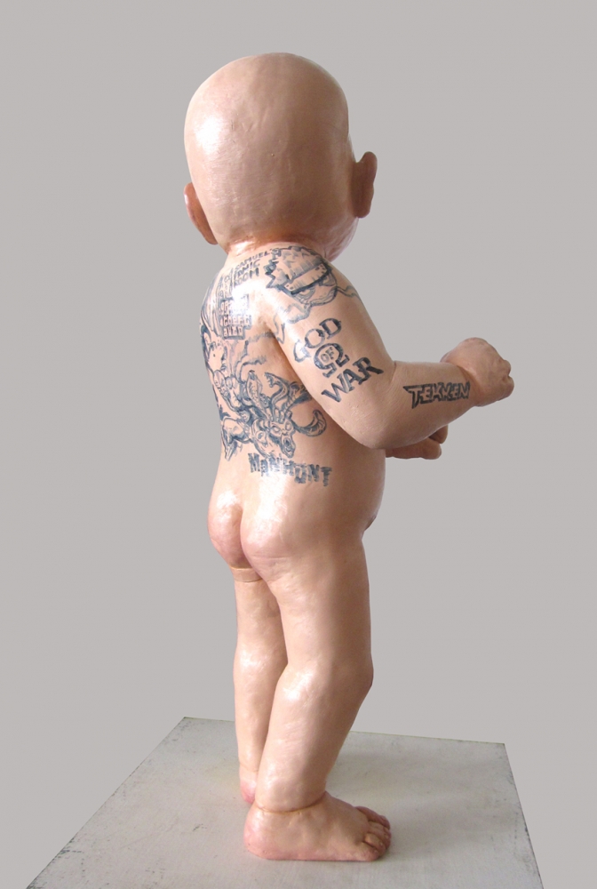 Javier Aguilera, escultura figurativa contemporánea, manga, niño video juegos, 2006
