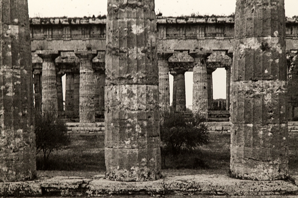 Ferran Freixa, Templo de Hera en Paestum, 1985, gelatina de plata