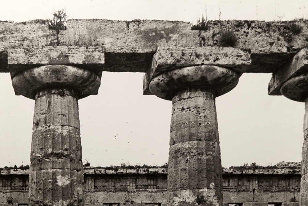Ferran Freixa, Templo de Hera en Paestum, 1985, gelatina de plata
