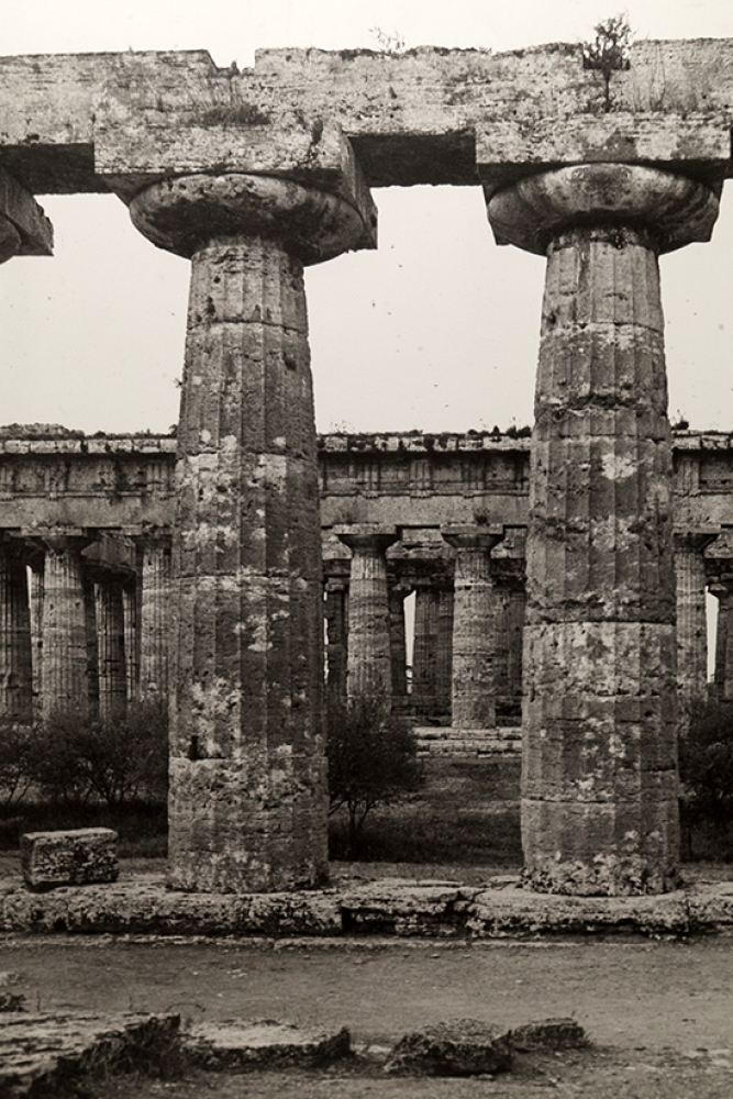 Ferran Freixa, Templo de Hera en Paestum, 1985, gelatina de plata