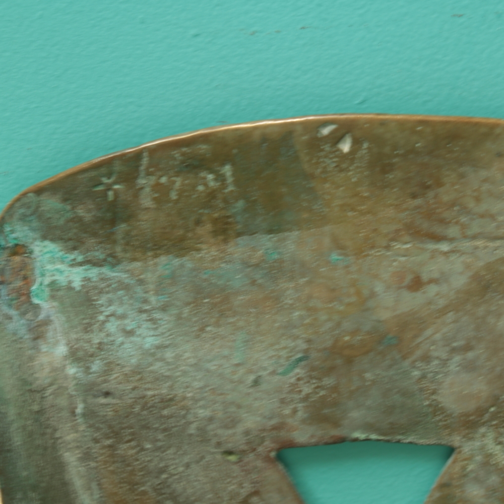 Pareja de estribos coloniales con mascarones, atribuidos a Colombia, XVIII–XIX