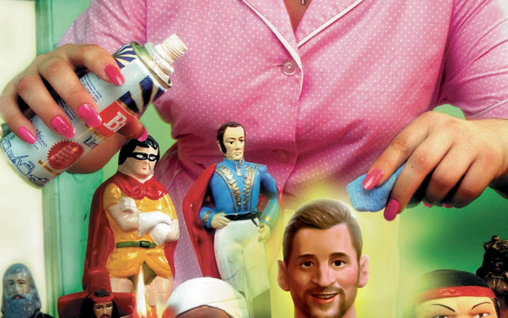 Marcos López, fotografía contemporánea surrealista, mujer en santuario, Messi, altar, 2005