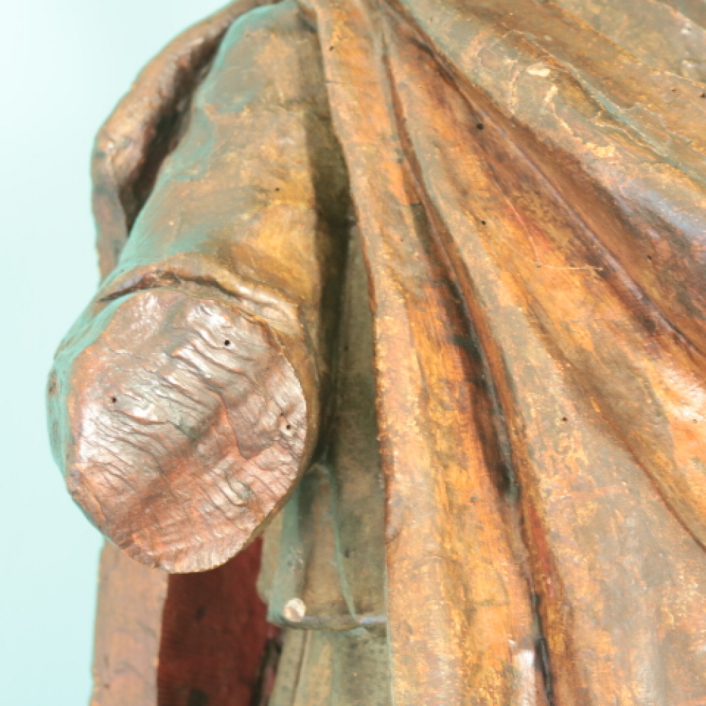 Escultura barroca de apóstol en madera policromada, atribuida al siglo XVII