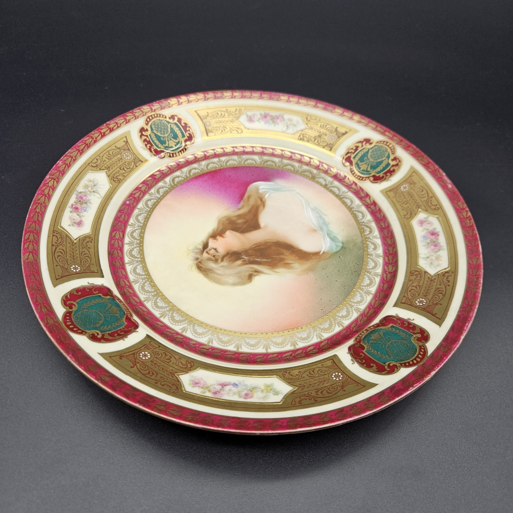 Plato art nouveau de porcelana pintado a mano de Schwarzburg, 1910 - 1920