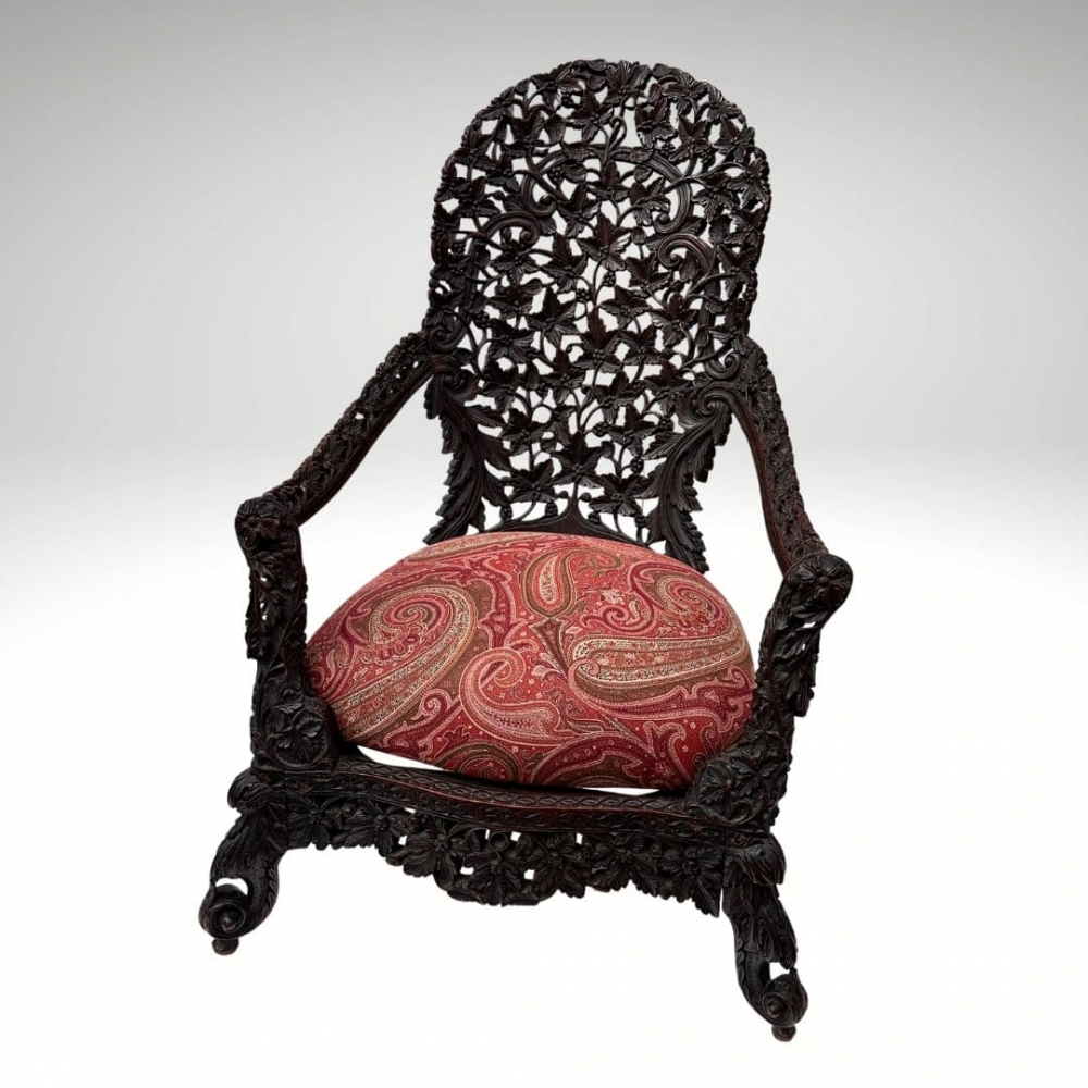 Sillón angloindio, madera de padauk, época victoriana, Birmania / República de la Unión de Myanmar, circa 1880