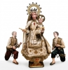 Virgen de la Merced amparando a dos cautivos, talla cap i pota en madera policromada, España, siglo XIX