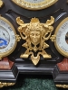 Reloj de sobremesa francés, mármol y bronce, con barómetro y calendario, siglo XIX