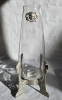 Jarrón art nouveau, cristal soplado y base de metal ornamentada, circa 1900