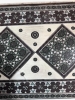 Caja con tapa abombada en micromosaico de marquetería sadeli, hueso y metal, finales del siglo XIX